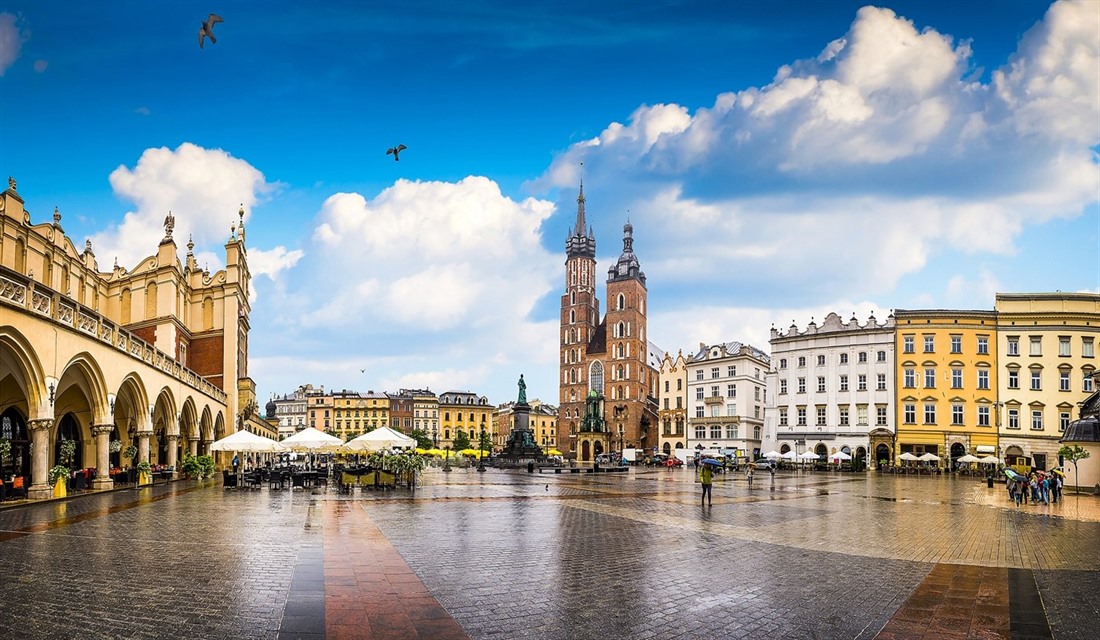 Krakow's market square is a picturesque place to visit