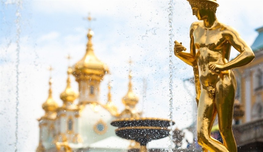 Grand cascade fountains at the Peterhof Palace, St Petersburg
