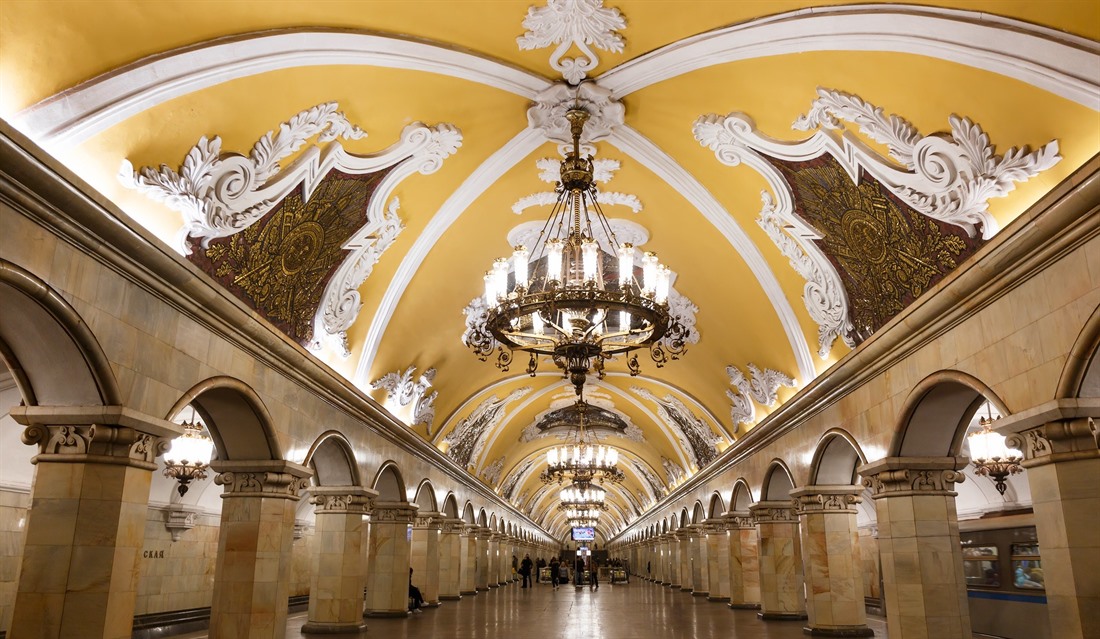 You might think this is an art gallery or opera house, but in fact it's just one of Moscow's many stunning and ornate metro stations! © Shutterstock/Ondrej Prosicky