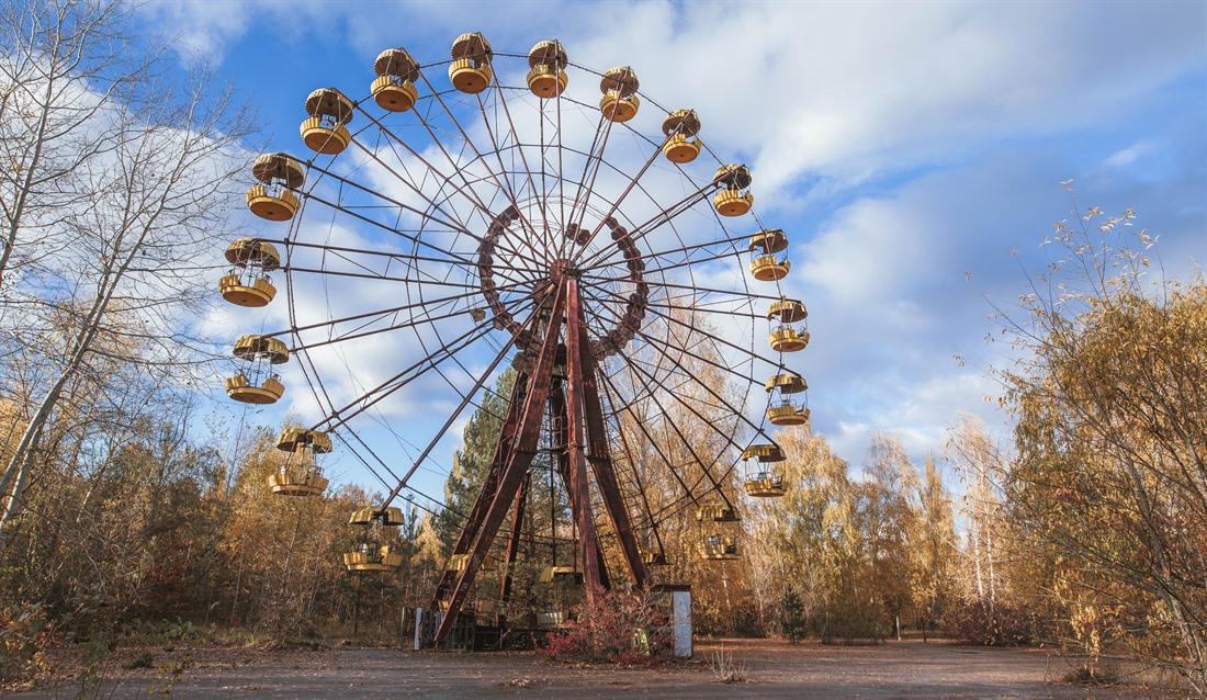 Autumn - the abandoned ferris wheel