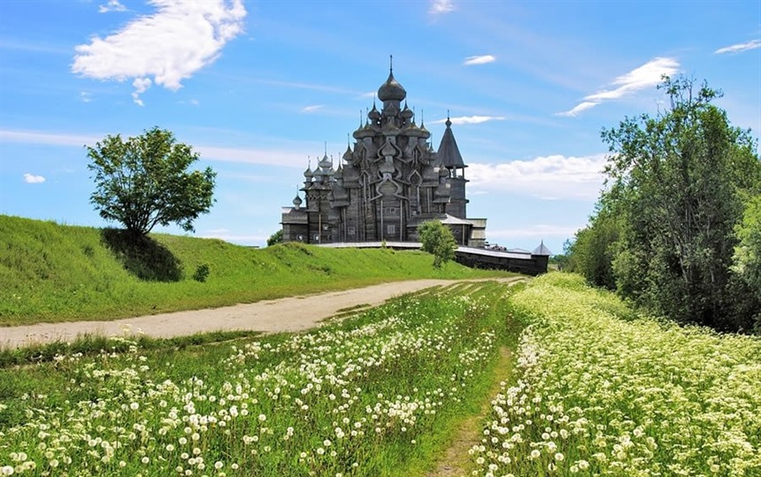 Discover Russia: the incredible wooden buildings of Kizhi island : Section 4