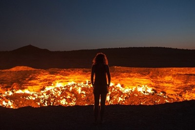 A night at the Darvaza gas crater