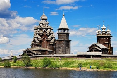Discover Russia: the incredible wooden buildings of Kizhi island