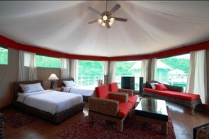 4 Rivers Floating Lodge - tent interior