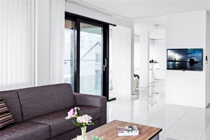 Black Pearl Apartments - living space