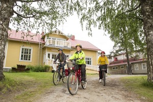 Cycle to each guesthouse