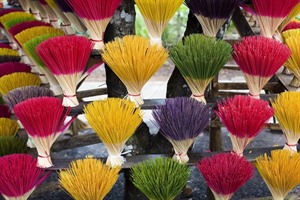 Colourful incense, Hue