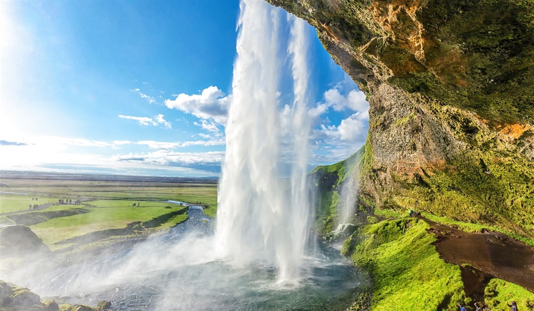 Seljalandsfoss Waterfall