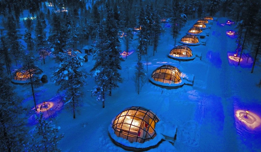 Watch the Northern Lights in an igloo at Kakslauttanen
