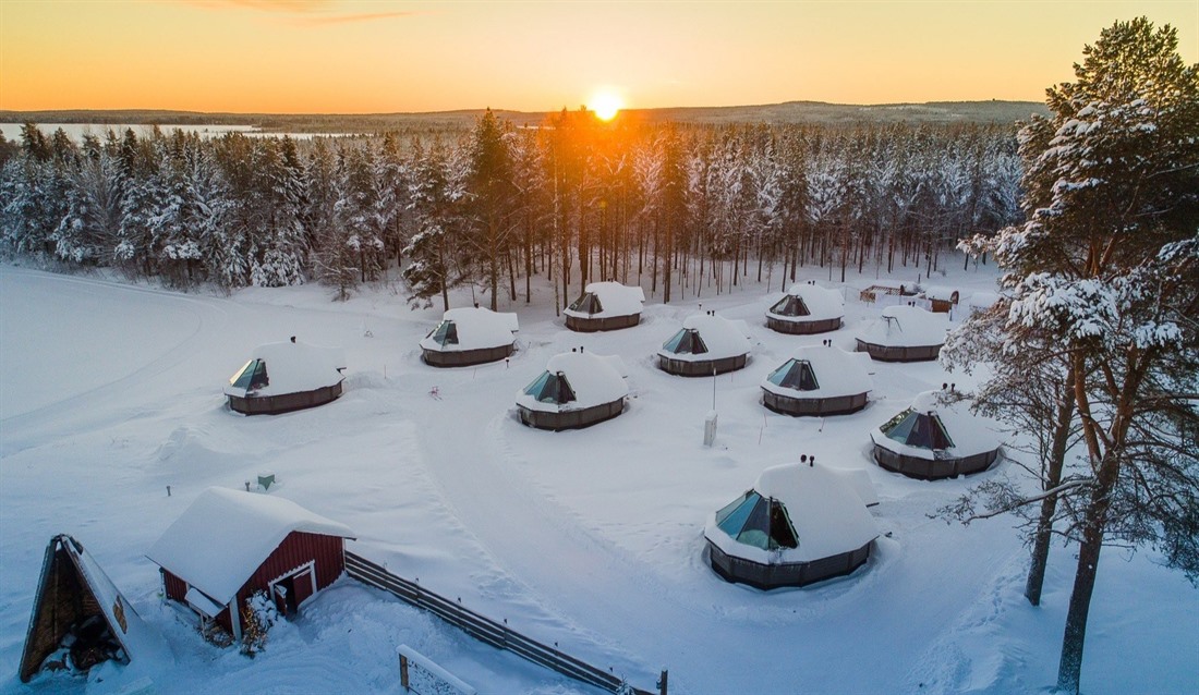 Watch the Northern Lights in an igloo at Kakslauttanen