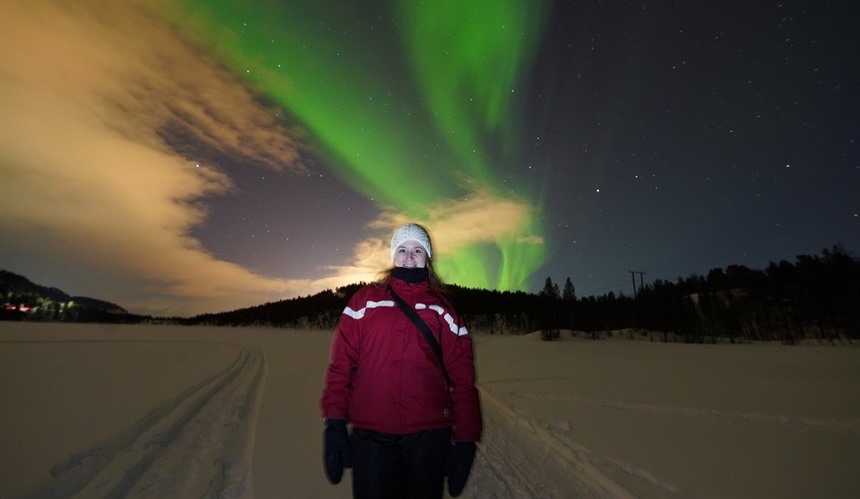 Nyssa in front of the Northern Lights 