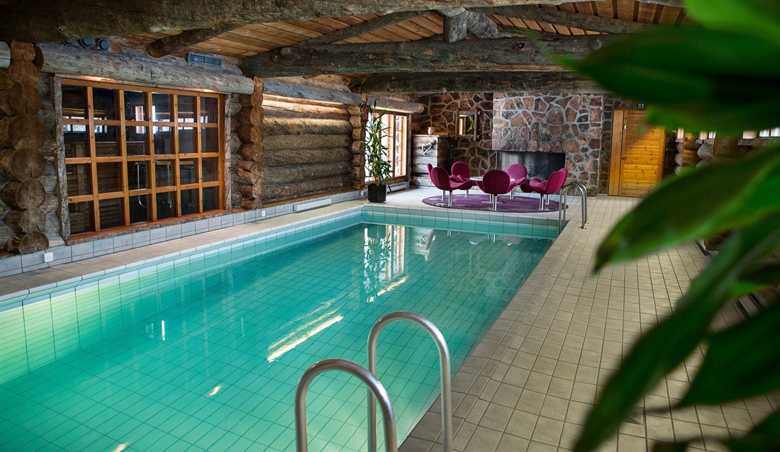  Big indoor pool © Javri Lodge