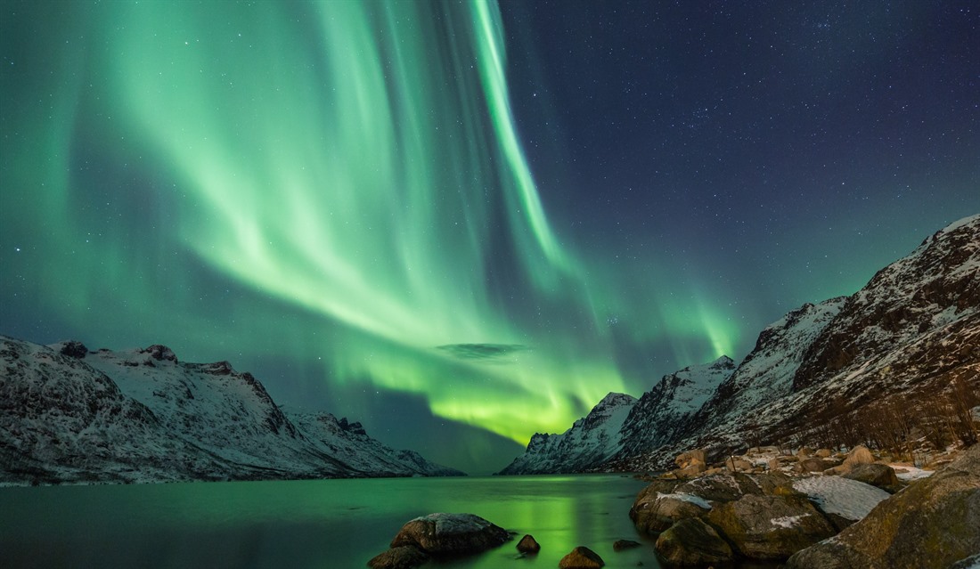 The Best Time and Place to see the Northern Lights in Norway : Section 2