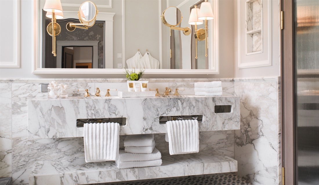 Signature Suite - bathroom