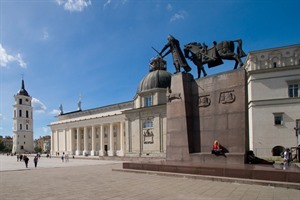 Walking Tour of Vilnius Old Town 1