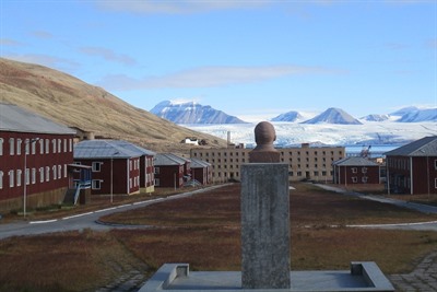 Boat trip to Pyramiden and Nordenskiold Glacier