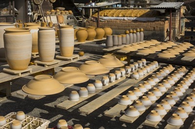 Onta Pottery Village