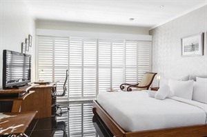Airways Hotel bedroom