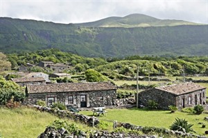 Views of Aldeia da Cuada