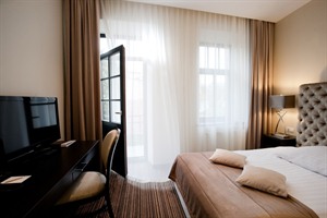 Amberton Hotel - room
