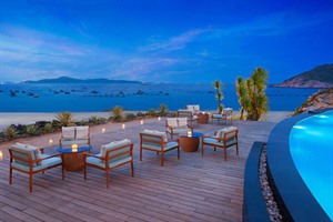 Avana Quy Nhon Resort & Spa, Pool Bar