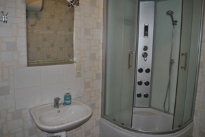 En-suite Bathroom - Chernobyl Hotel