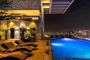City Garden Grand Hotel Makati, Rooftop Pool
