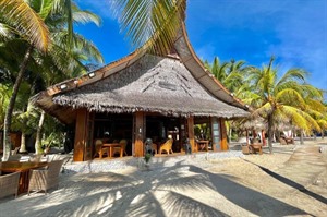 Coco Grove Beach Resort, Salamandas Restaurant