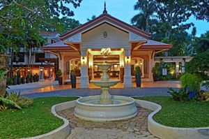 Costabella Tropical Beach Hotel Entrance