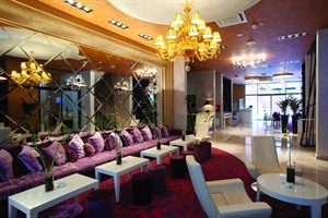 Crystal Hotel - lobby