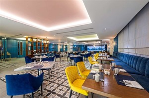 DoubleTree by Hilton 4