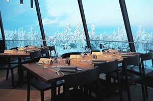 Restaurant Aurora Sky at Golden Crown Levi Igloos