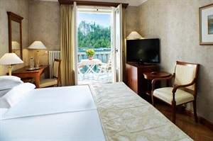 Room with lake-view and balcony at Grand Hotel Toplice