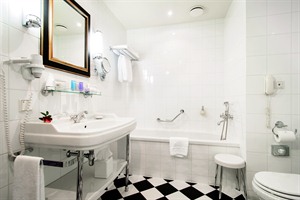 Hotel Grand Palace - Bathroom