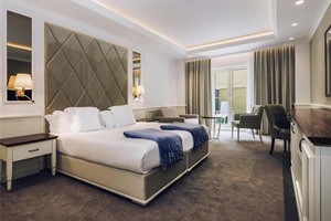 Heritage Grand Perast 7