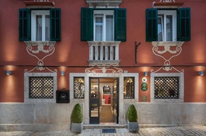 Exterior of Hotel Angelo d'Oro