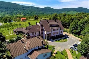 Exterior of Hotel Degenija