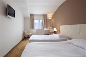 Twin room at Hotel Jadran