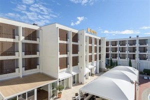 Exterior of Hotel Kolovare