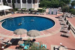 Outdoor swimming pool at Hotel Kolovare