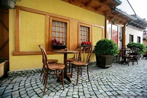 Hotel Qarshia e Jupave 4