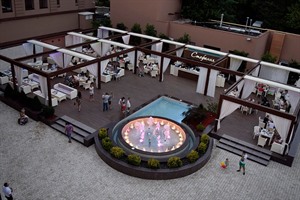 Hotel Russia - summer terrace