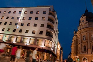 Hotel Slon - Exterior