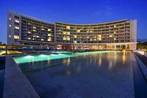 Hotel at night - Kempinski Aqaba