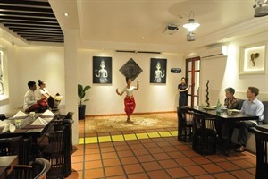La Rose Suites