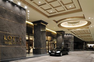 Entrance Hall Lotte Hotel
