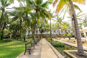 Lotus Blanc Resort