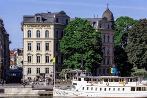 Exterior of Lydmar Hotel