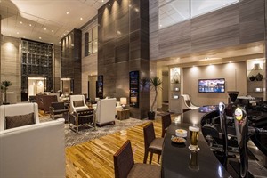 Makati Diamond Residences, Bar