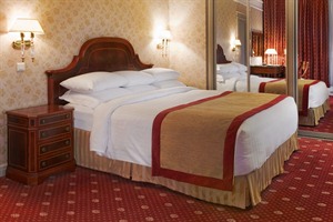 Hotel Marriott Moscow Grand - Suite Bedroom